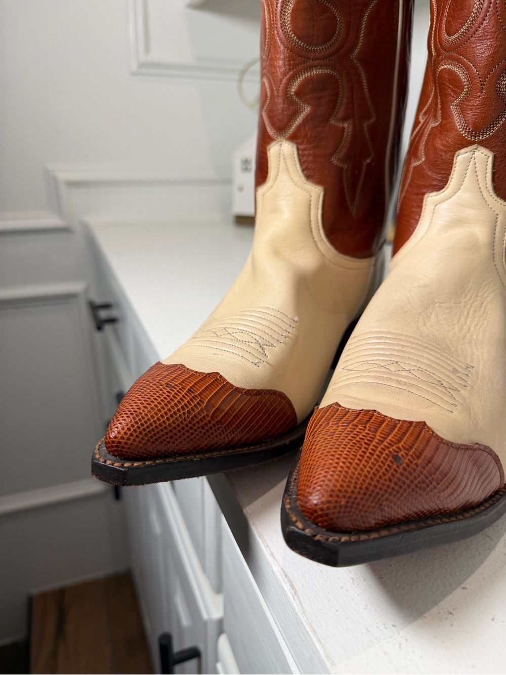 Two-Tone Brown and Cream Women's Western Heeled Boots - Picture 4 of 12
